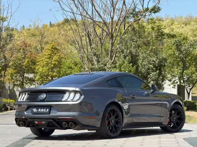 Ford Mustang 2.3T EcoBoost