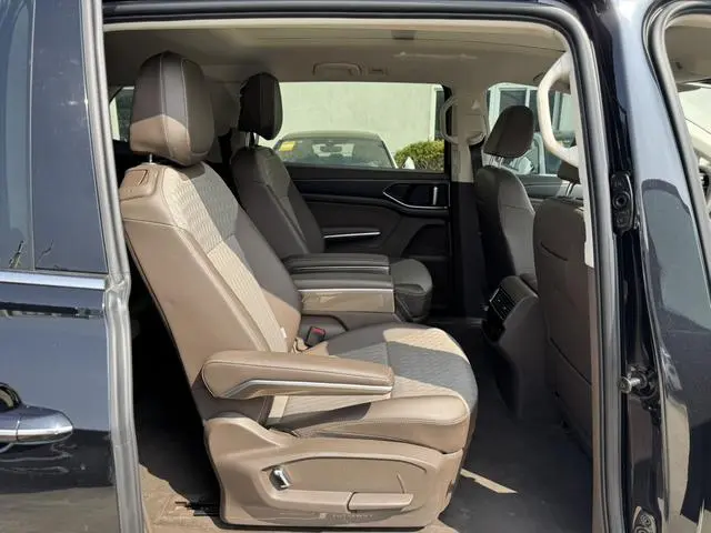 Volkswagen Weiran 330TSI Business Edition