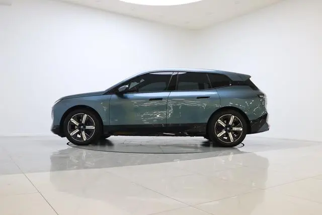 BMW BMW iX xDrive40