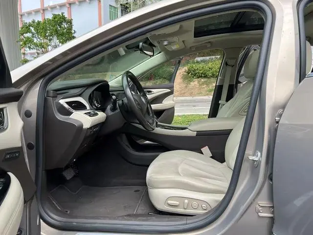 Buick Lacrosse 30H luxury