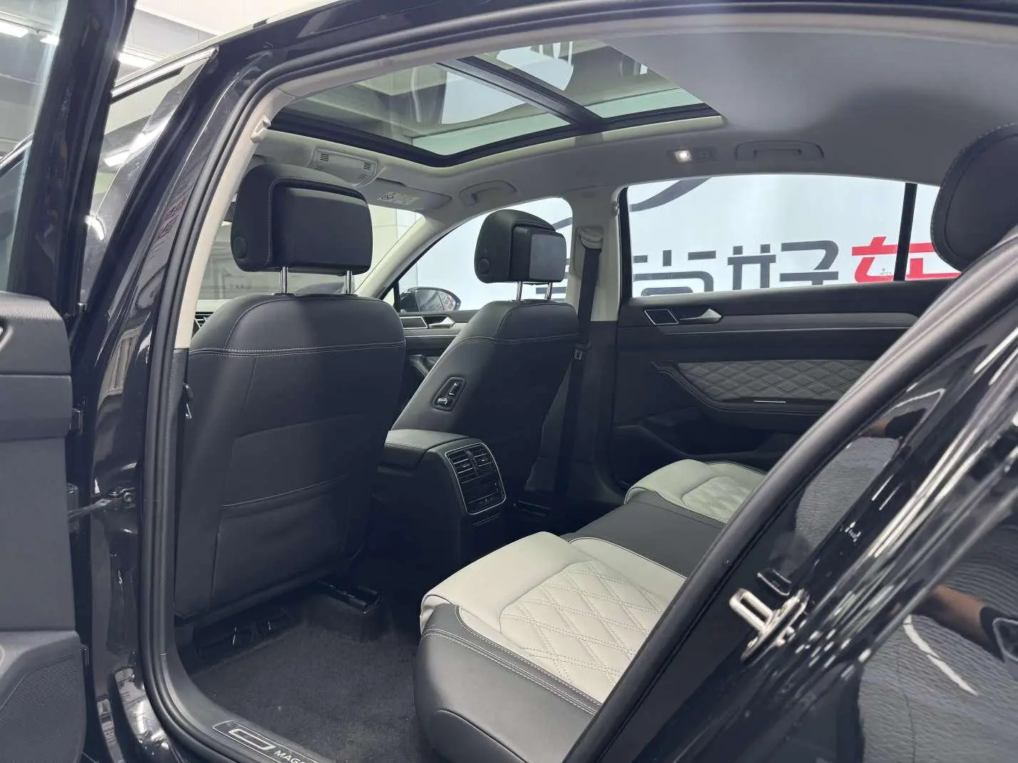 Volkswagen Magotan 2 million commemorative edition 330TSI DSG leading model