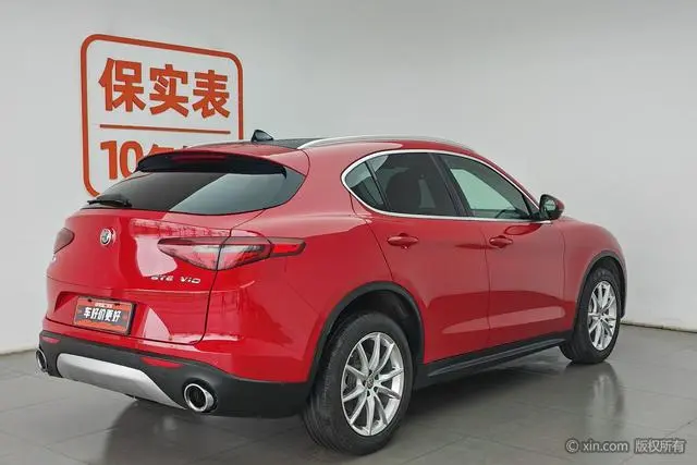 Alfa Romeo Stelvio 2.0T 280HP Deluxe Edition
