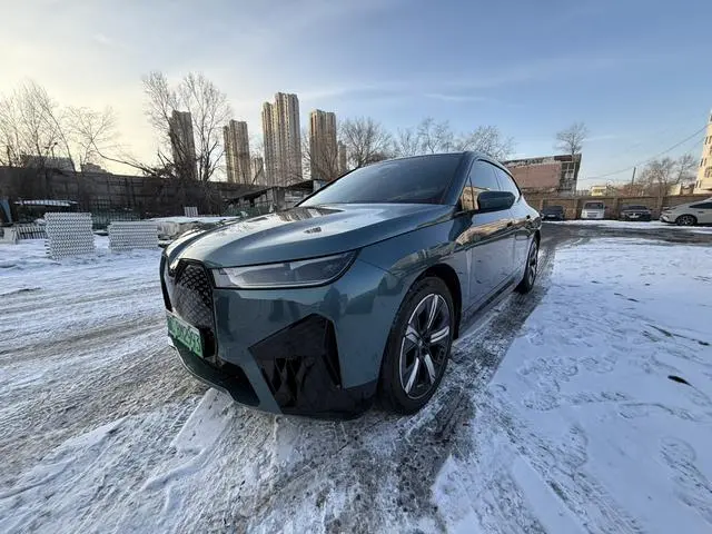 BMW BMW iX xDrive40