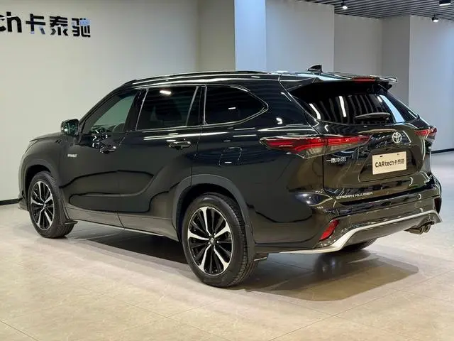 TOYOTA Crown Lufang Smart electric hybrid dual engine 2.5L E-CVT four-wheel drive Premium Edition