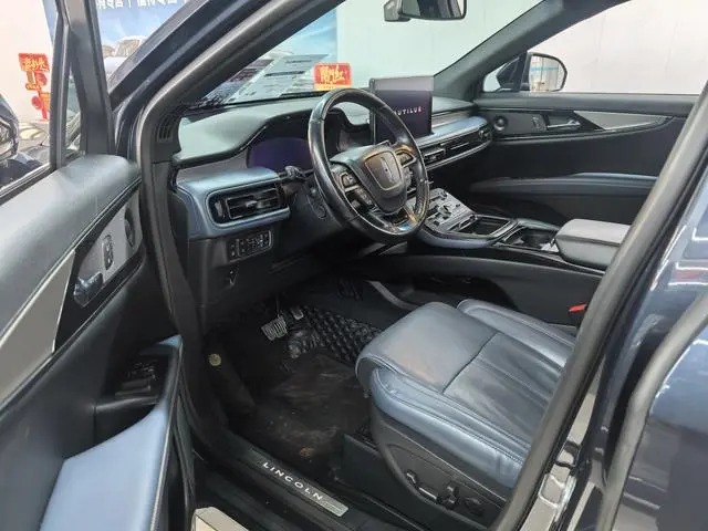 Lincoln Navigator 2.7T four-wheel drive Zunya Edition