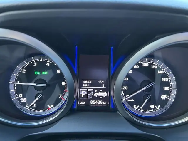TOYOTA Prado 3.5L automatic VX NAVI