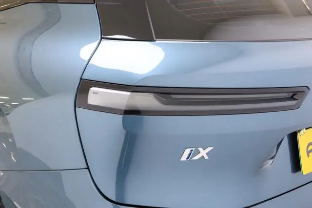 BMW BMW iX xDrive40