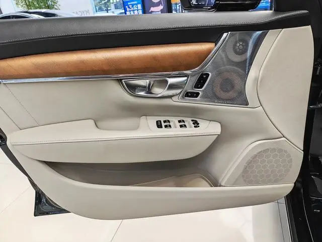 Volvo Volvo S90 PHEV T8 E-drive hybrid Honor Edition 3-seater Country VI