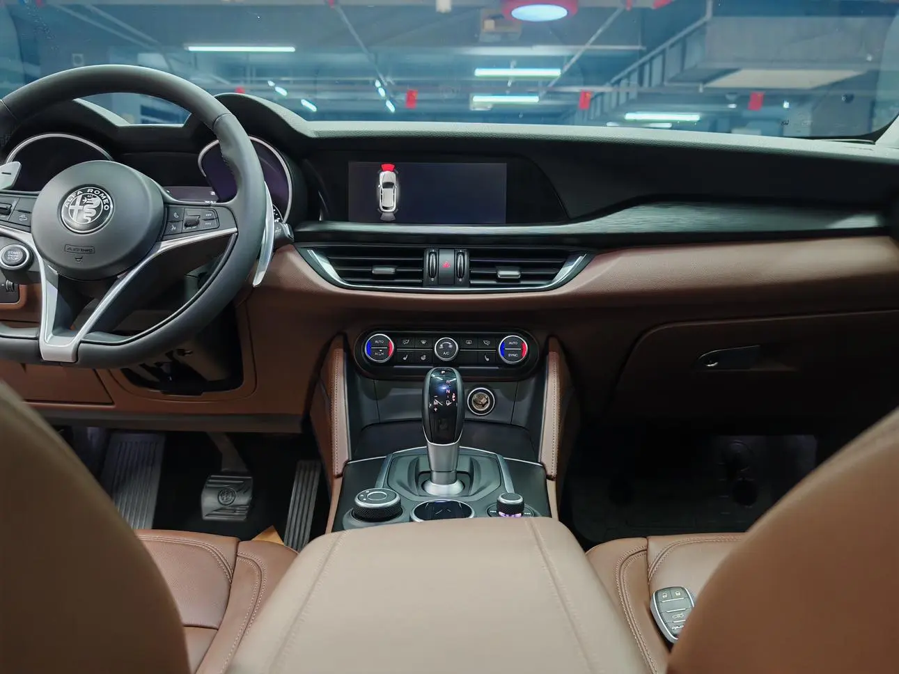 Alfa Romeo Stelvio 2.0T 280HP Deluxe Edition