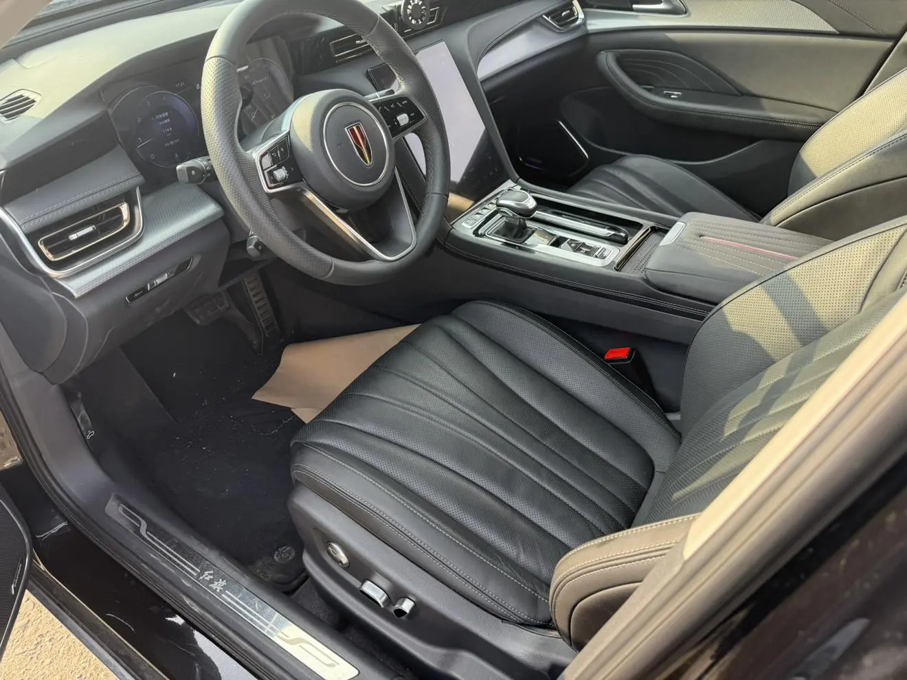 Hongqi Hongqi H5 2.0T Automatic Zhilian Qichang Version