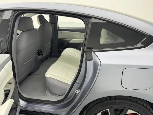 Dongfeng eπ eπ007 Pure electric 540 four-wheel drive Max version