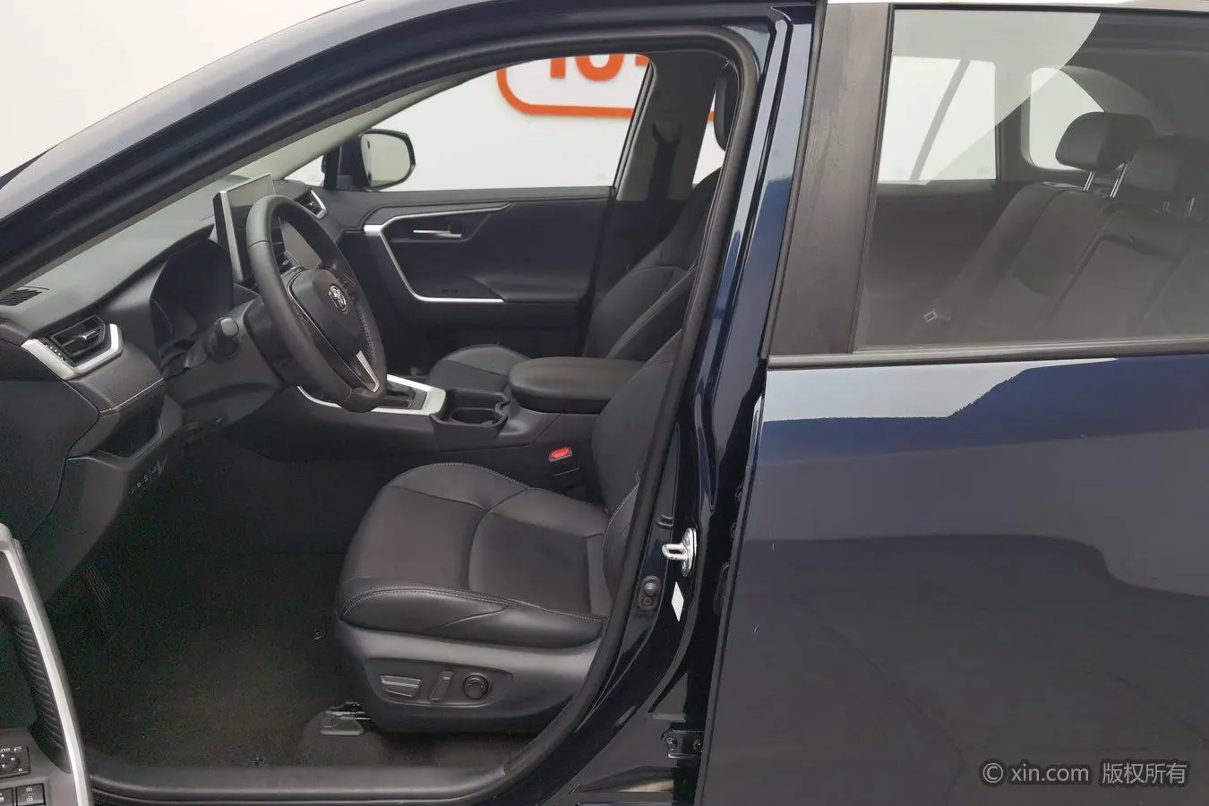 TOYOTA Wilanda 2.0L two-wheel drive luxury PLUS edition