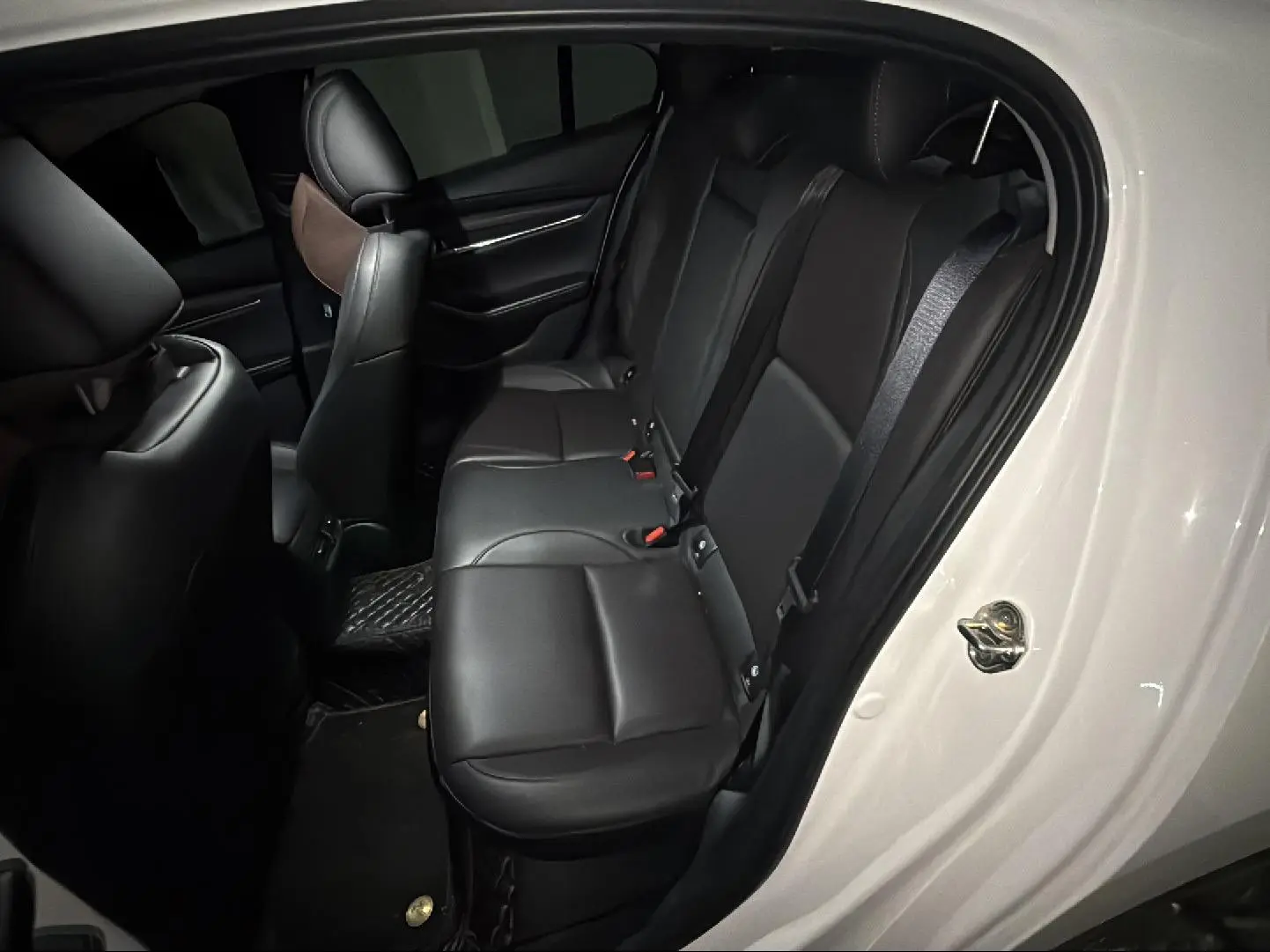Mazda Mazda 3 Angkesaila 2.0L automatic quality elegant version