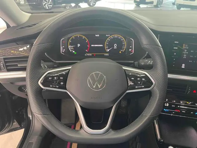 Volkswagen Passat Outstanding 380TSI Starry Sky Dragon Edition