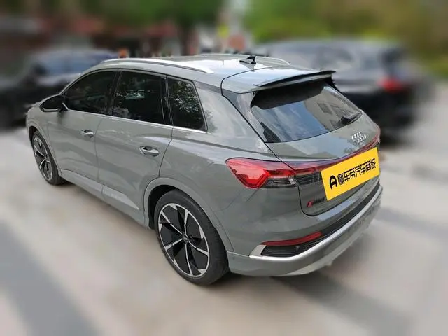 Audi Audi Q4 e-tron 50 e-tron quattro Creative Edition