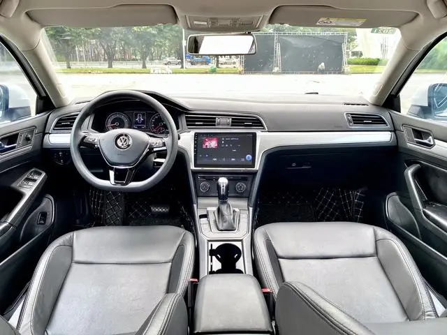 Volkswagen Lingdu 230TSI DSG Fashion Edition Country VI