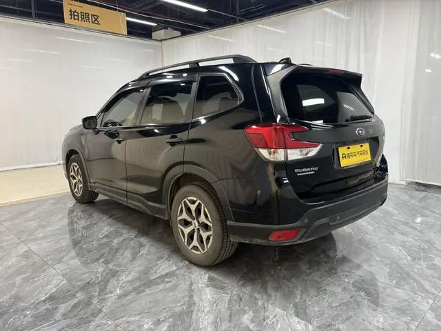 Subaru FORESTER Forester 2.0i Deluxe Edition EyeSight