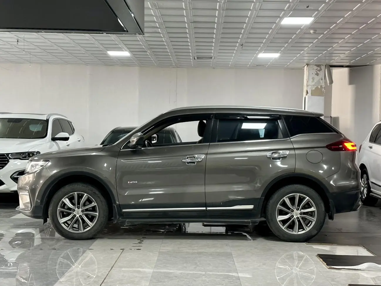 Geely Boyue 1.8TD automatic two-wheel drive Zhizun type 4G connected version