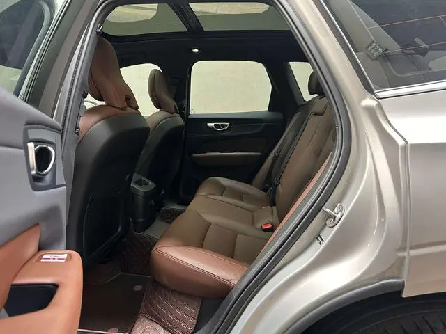 Volvo Volvo XC60 PHEV T8 four-wheel drive long battery life Zhiyuan Deluxe Edition