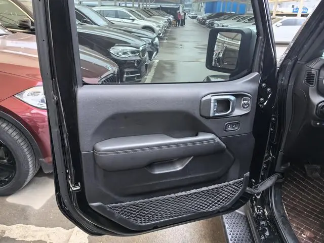 Jeep Wrangler 4xe PHEV Four-door 2.0T 4xe Sahara