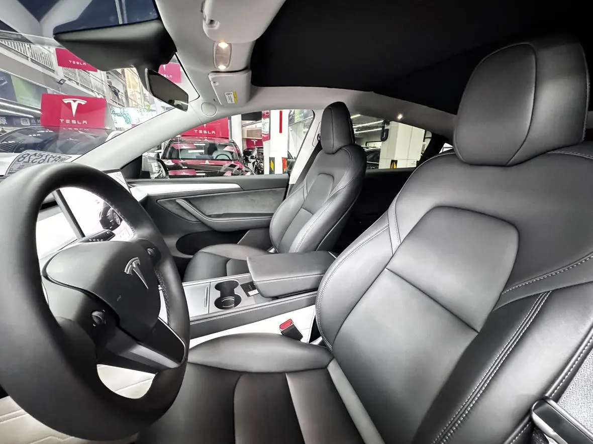 Tesla Model Y Facelifted rear-wheel drive version