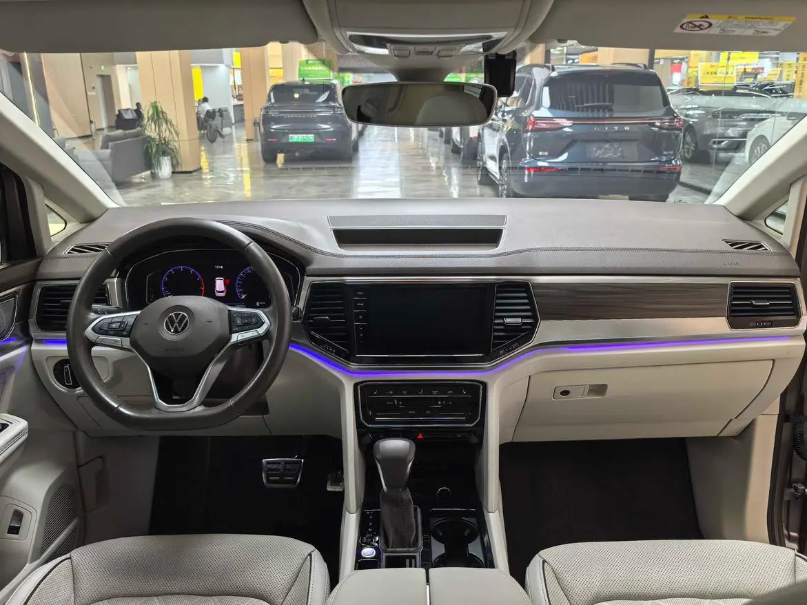 Volkswagen Weiran 380TSI Premium Edition