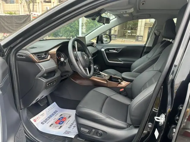 TOYOTA Wilanda 2.0L two-wheel drive luxury PLUS edition