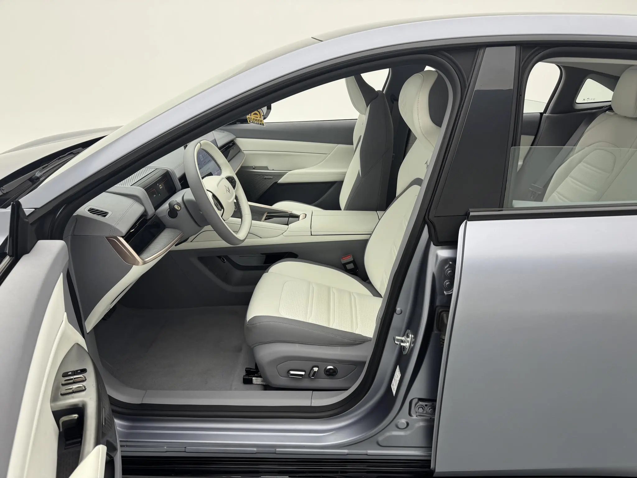 Dongfeng eπ eπ007 Pure electric 540 four-wheel drive Max version