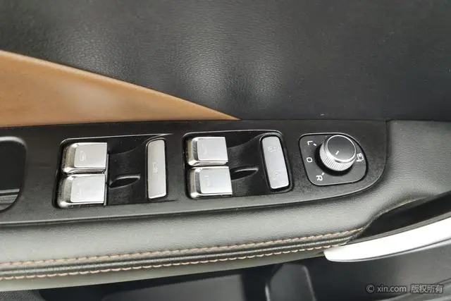 Geely Binyue 260T DCT Ranger Country V