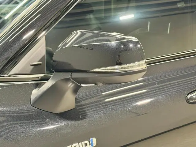 TOYOTA Crown Lufang Smart electric hybrid dual engine 2.5L E-CVT four-wheel drive Premium Edition