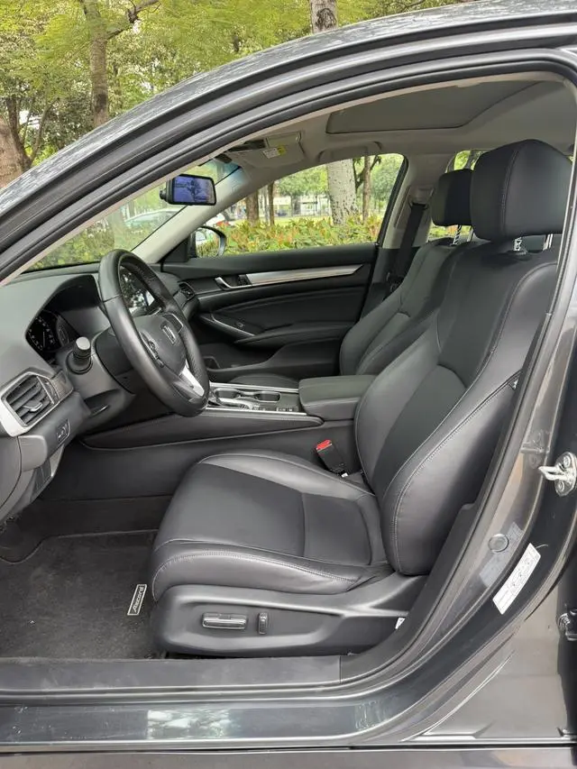 Honda Accord 260TURBO Deluxe Edition