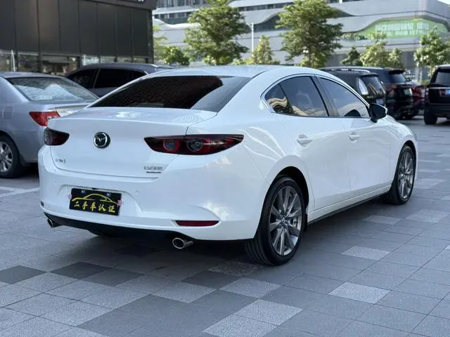 Mazda Mazda 3 Angkesaila 2.0L automatic warranty version
