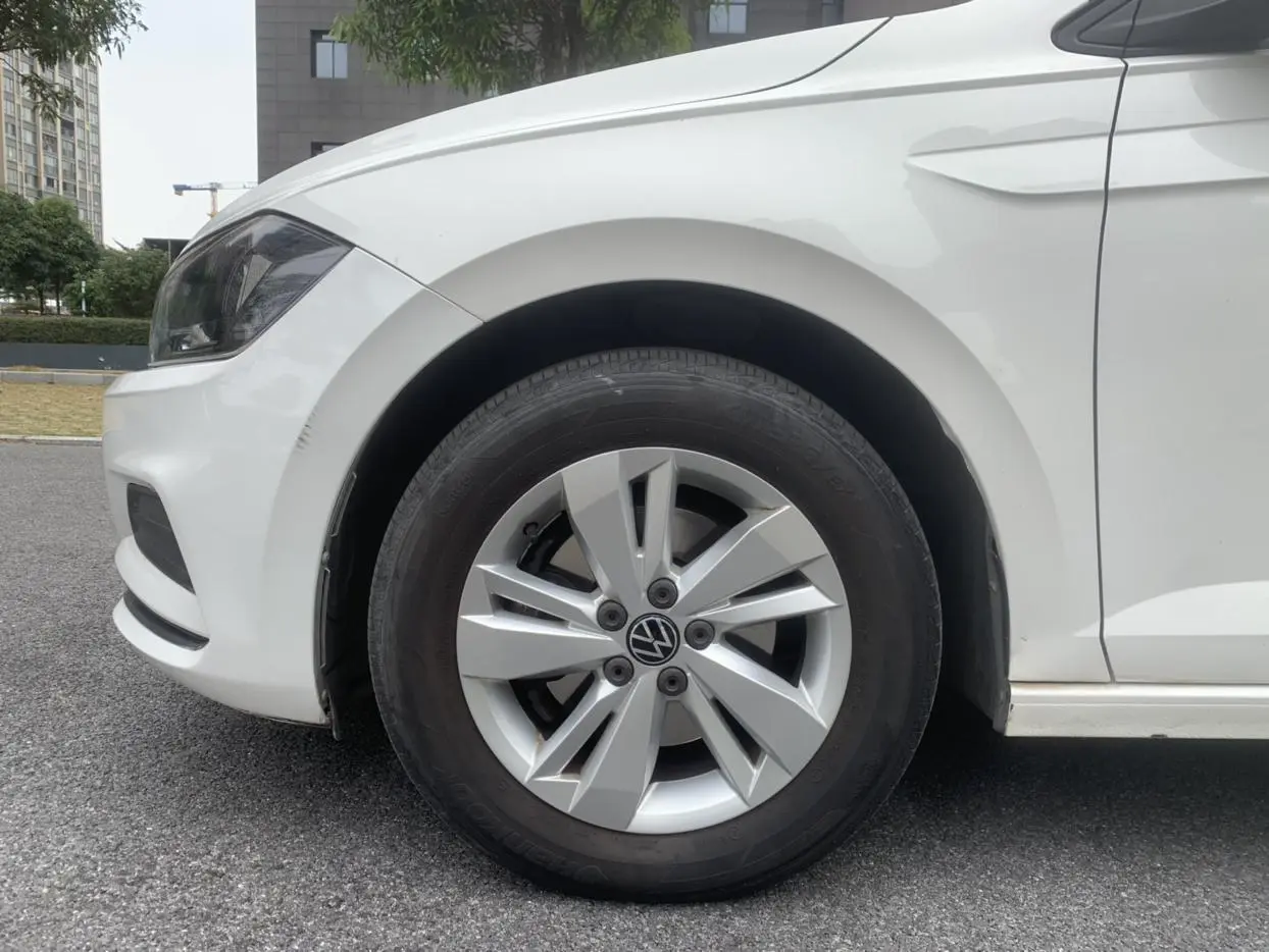 Volkswagen Polo Plus 1.5L automatic colorful technology version