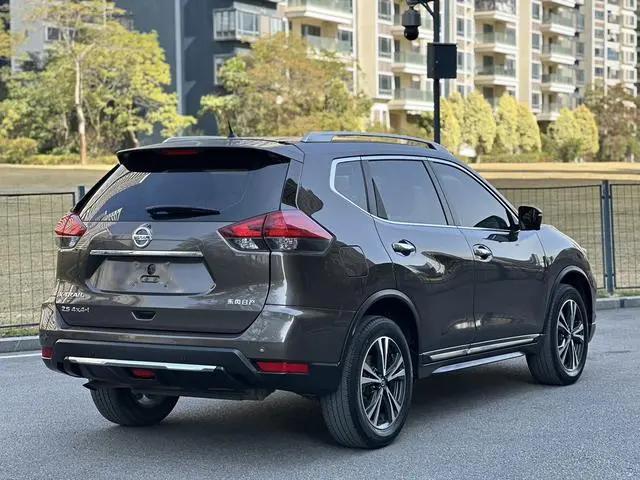 Nissan Qijun 2.5 L XL ITS CVT 4WD Luxury Pilot Edition