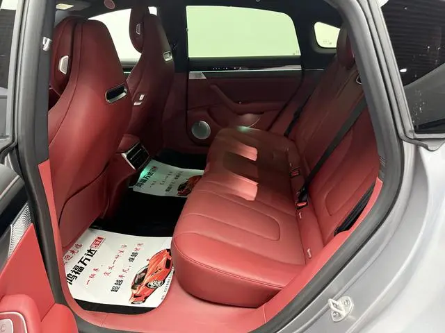 LUXEED Wisdom World S7 Ultra