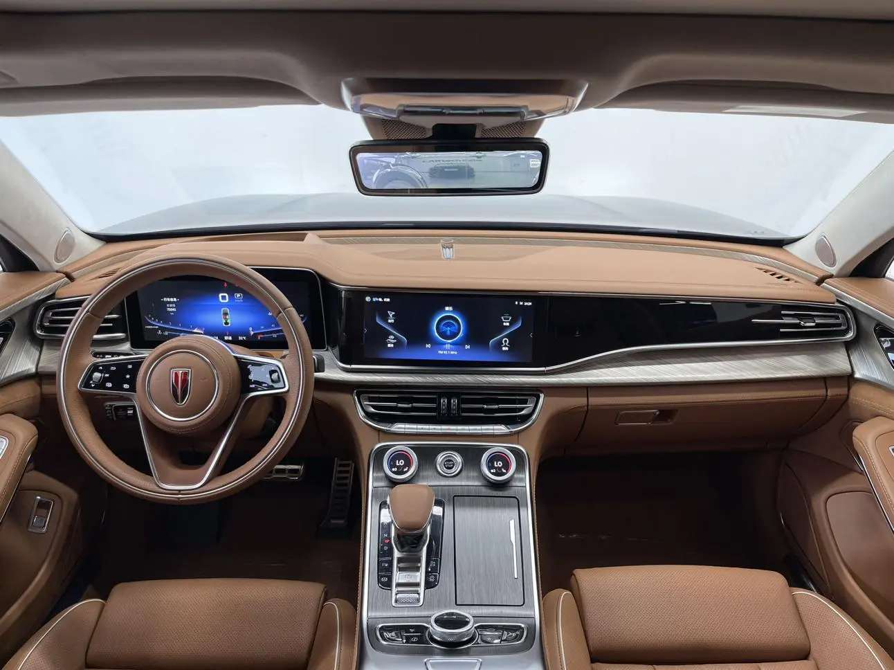 Hongqi Hongqi H9 3.0T Zhilian flag collar four-seater version