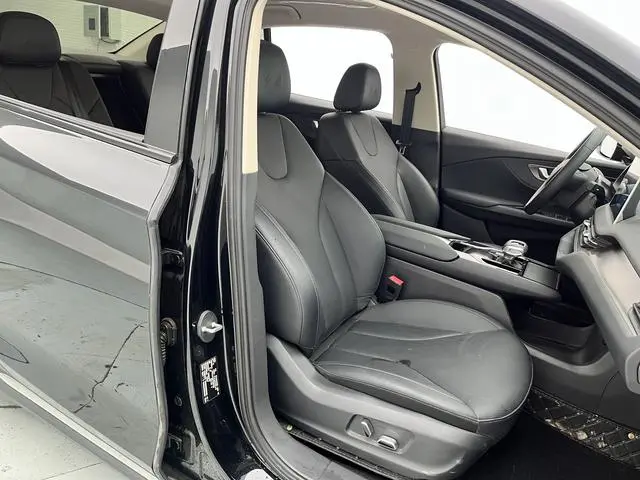 Hongqi Hongqi E-QM5 Rechargeable 431km Enjoy Edition 5 seats
