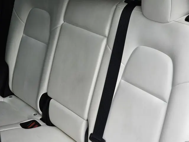 Tesla Model Y Standard battery life, rear-wheel drive version