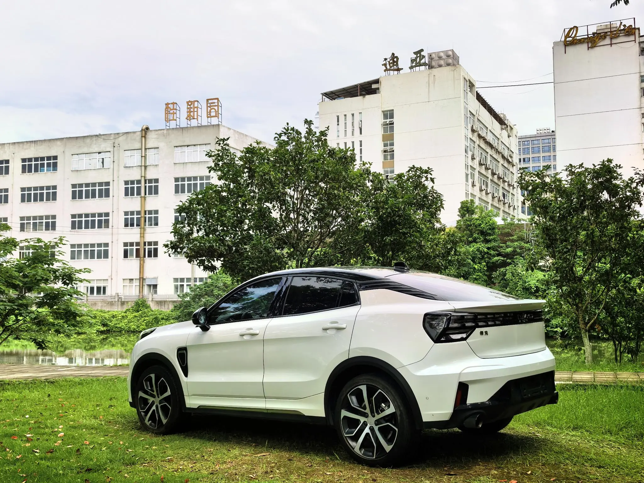 LYNK & CO Lynk 05 2.0TD four-wheel drive Halo