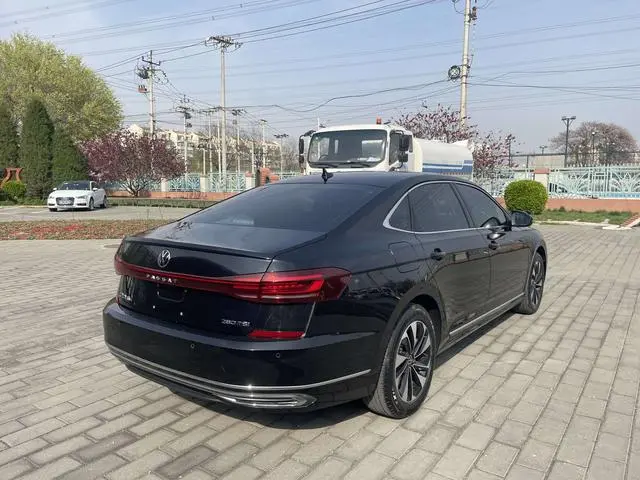 Volkswagen Passat Facelift 280TSI Business Edition