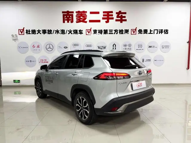 TOYOTA Fenglanda 2.0L Smart Hybrid Dual Engine Premium Edition