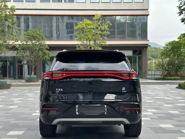 BYD Tang DM DM 2.0T four-wheel drive high-performance version of the Genesis flagship