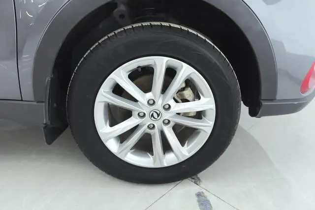 Dongfeng Fengguang Scenery 580 ★Star version 1.8L manual Elite type