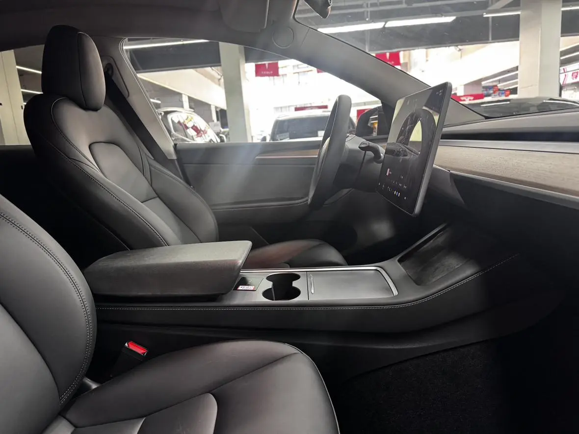 Tesla Model Y Facelifted rear-wheel drive version