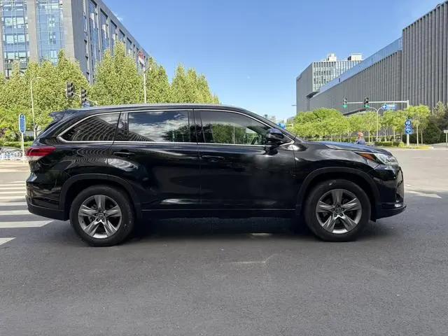 TOYOTA Highlander 2.0T four-wheel drive deluxe edition 7-seater Country V