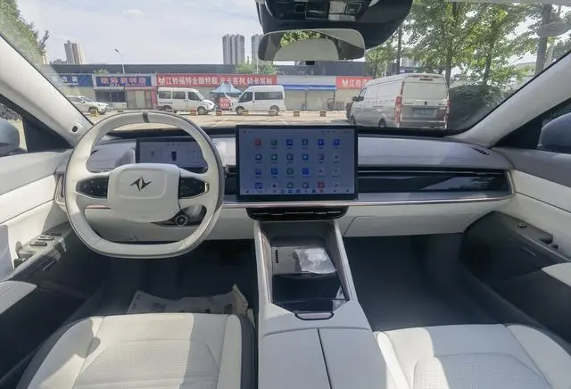 Dongfeng eπ eπ007 Pure electric 540 four-wheel drive Max version