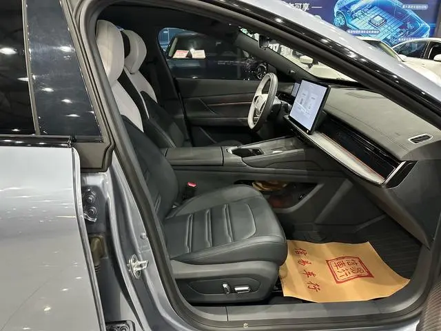Dongfeng eπ eπ007 Pure electric 620Pro version