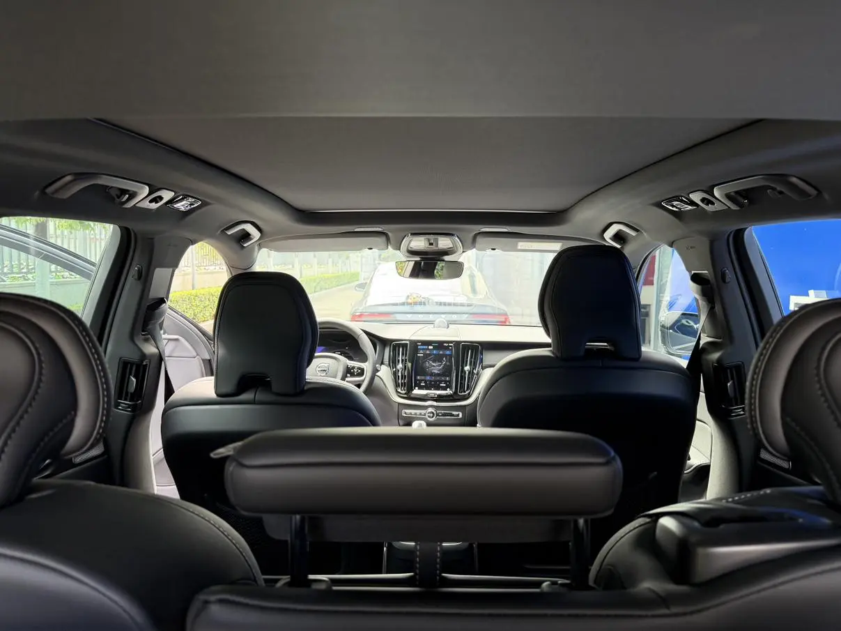 Volvo Volvo XC60 PHEV T8 four-wheel drive long battery life Zhiyuan Extreme night black version