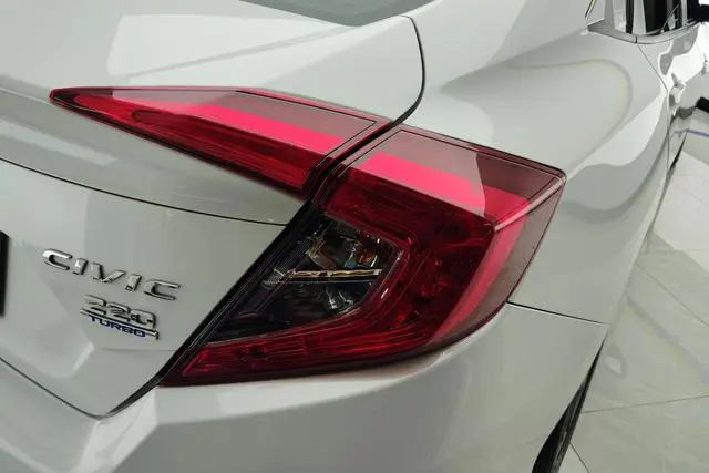 Honda Civic 220TURBO CVT Dynamic Version Country VI