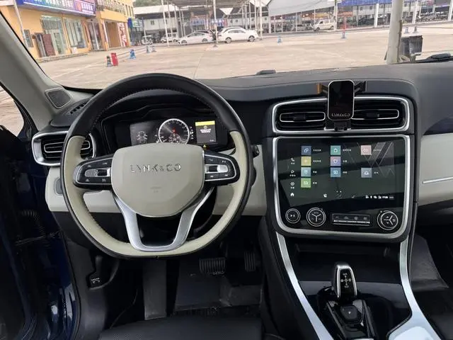LYNK & CO Lynk 01 2.0T two-wheel drive Pro version country VI